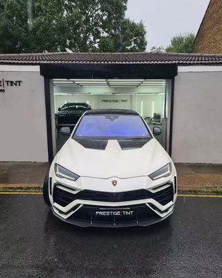Lamborghini Urus คาร์บอนไฟเบอร์ คอร์ดี้ คิต URUS 1016 สไตล์ คาร์บอนไฟเบอร์ ดิฟฟิวเซอร์ฝีปากด้านหน้า สปอยเลอร์ ฮูด วงล้อโค้ง