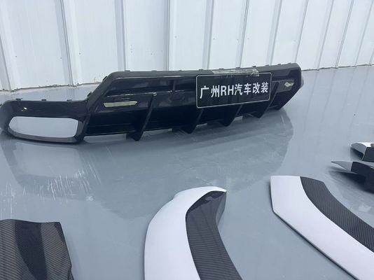 Lamborghini Urus คาร์บอนไฟเบอร์ คอร์ดี้ คิต URUS 1016 สไตล์ คาร์บอนไฟเบอร์ ดิฟฟิวเซอร์ฝีปากด้านหน้า สปอยเลอร์ ฮูด วงล้อโค้ง