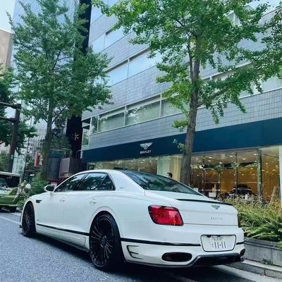 Bentley Flying Spur คอนโดไฟเบอร์คาร์บอน คิท Flying Spur อัพเกรด สไตล์ MANSORY ลิปหน้ากระจายกระจายกระจายกระจาย