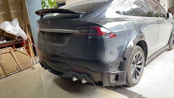Tesla รุ่น X คาร์บอน ไฟเบอร์ บอด คิต รุ่น X คาร์บอน ไฟเบอร์ ดิฟฟิวเซอร์ฝีปากด้านหน้า