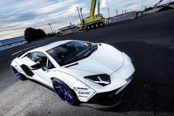 สําหรับ Lamborghini Aventador LP700 คาร์บอน ไฟเบอร์ คอร์ดี้คิต LP700 อัพเกรด LB-style Side Skirt Spoiler Wheel Arch