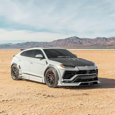 LB Style Wide Body Kit สําหรับ Lamborghini URUS คาร์บอนไฟเบอร์ บอสคอร์พิวเตอร์ คาร์บอนไฟเบอร์ บอสคอร์พิวเตอร์