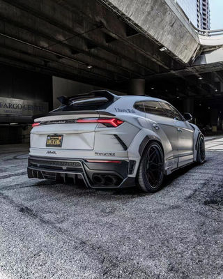 LB Style Wide Body Kit สําหรับ Lamborghini URUS คาร์บอนไฟเบอร์ บอสคอร์พิวเตอร์ คาร์บอนไฟเบอร์ บอสคอร์พิวเตอร์