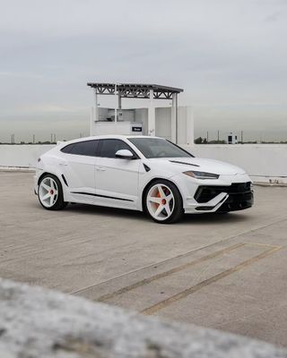 Lamborghini URUS คาร์บอน คอร์ดี้ คิต NT สไตล์ หน้าลิป Diffuser Spoiler Custom Wide Body Kits