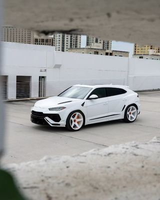 Lamborghini URUS คาร์บอน คอร์ดี้ คิต NT สไตล์ หน้าลิป Diffuser Spoiler Custom Wide Body Kits