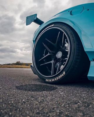 F8 แฟร์รารี่ ออโต้ คอร์ดี้คิต สไตล์ LB สปอยเลอร์ใยคาร์บอนสีฟ้า ลิป Wide Body Kit วงล้อ