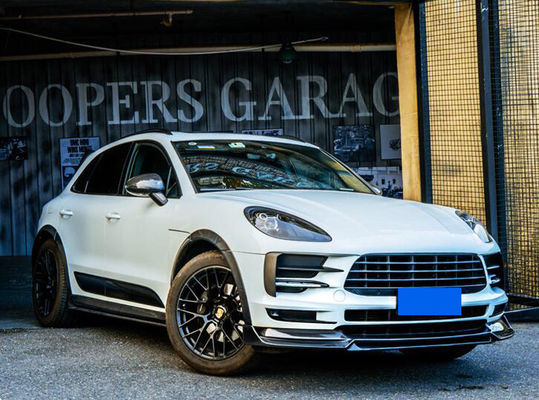 สินค้าคาร์บอนไฟเบอร์คุณภาพสูง Macan Body Kit ForMacan หน้าและด้านหลัง
