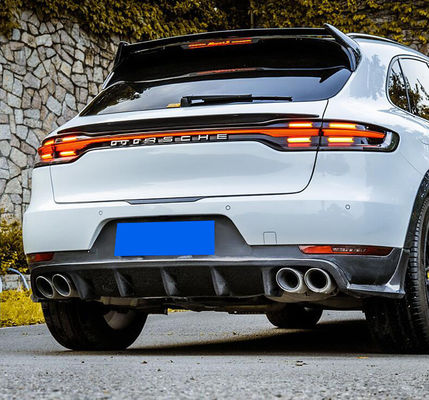 สินค้าคาร์บอนไฟเบอร์คุณภาพสูง Macan Body Kit ForMacan หน้าและด้านหลัง