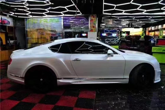 ODM ขาว Bentley Continental Gt คอร์ดี้คิต WD สไตล์รถยนต์กระโปรงสโปเลอร์ คอร์ดี้คิต
