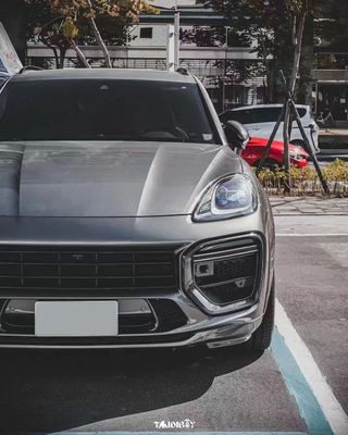 Cayenne Porsche Body Kit เครื่องกระจายริมฝีปากด้านหน้า สายใยคาร์บอนแห้ง