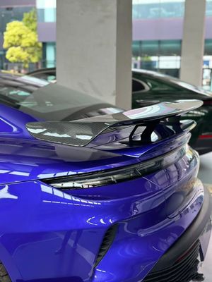 Taycan Porsche Body Kit ไทคัน Wch สไตล์ ไฟเบอร์คาร์บอน สปอยเลอร์วิ่ง