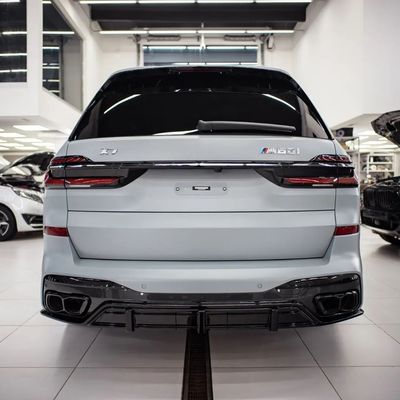 สําหรับ BMW X7 คาร์บอนไฟเบอร์ คอร์ดี้คิต X7 คาร์บอนไฟเบอร์ หน้าลิปดีฟิวเซอร์ สปอยเลอร์ฮูด ด้านกระโปรงกางเกงกางเกงกว้างคอร์ดี้คิต