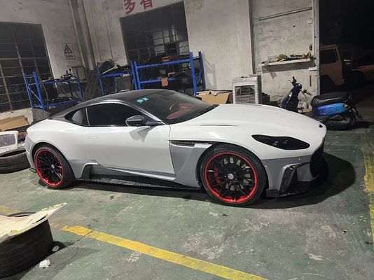 DB11 แอสตัน มาร์ติน ชุดกระเป๋าสตางค์สีเขียว แบมเปอร์ ลิปสปลิเตอร์