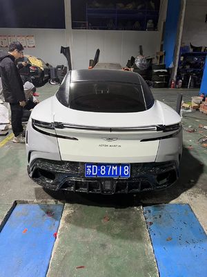DB11 แอสตัน มาร์ติน ชุดกระเป๋าสตางค์สีเขียว แบมเปอร์ ลิปสปลิเตอร์