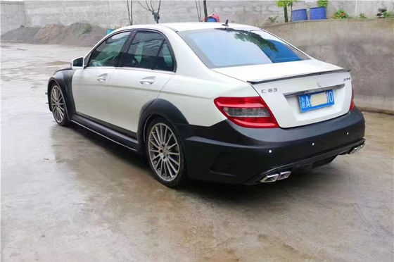 สําหรับ Mercedes W204 C63 Body Kit W204 อัพเกรดซีรีส์สีดํา สไตล์หน้าและหลัง